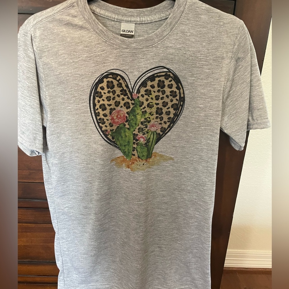 Grey graphic tee